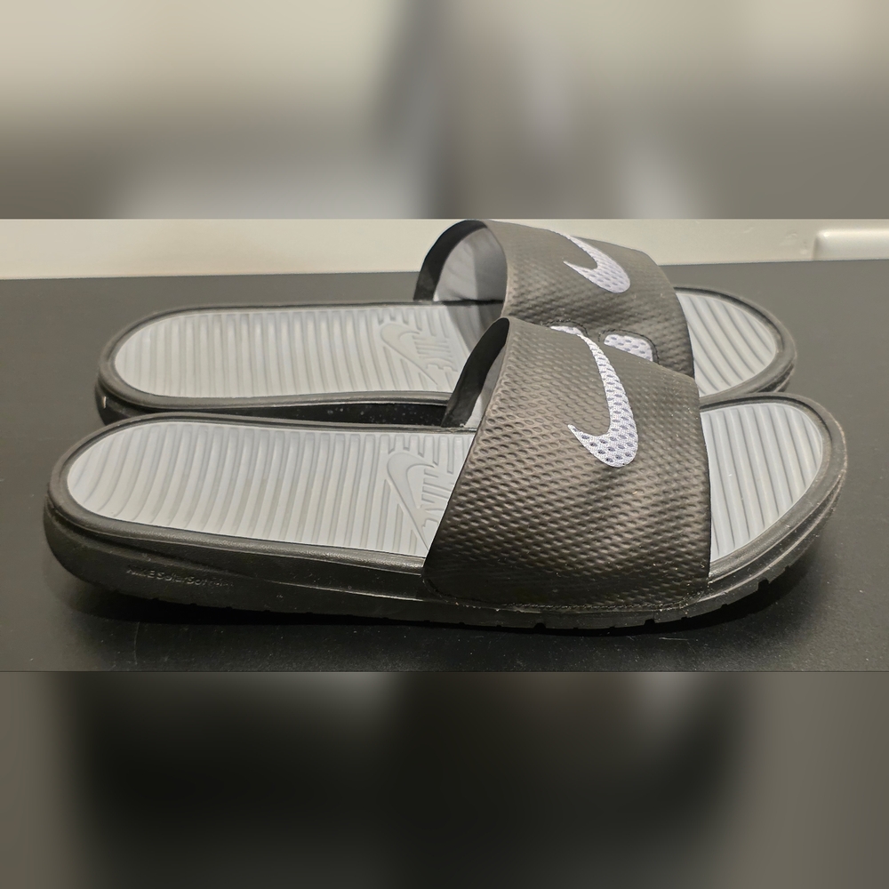 Nike Benassi Solarsoft Slides Men’s Size 11 Black White | Comfort Sandals